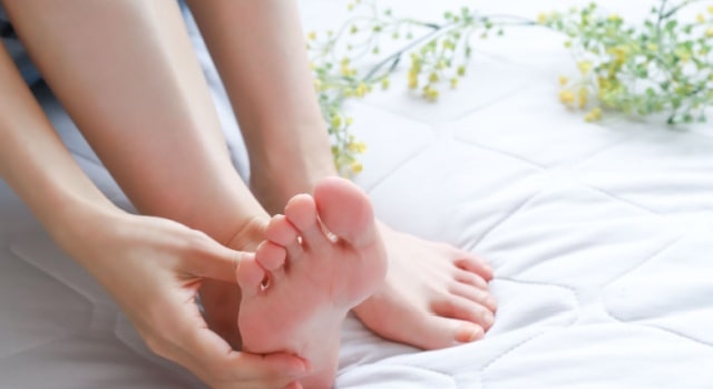 肩こり解消におすすめのツボは?足裏マッサージのやり方と注意点も