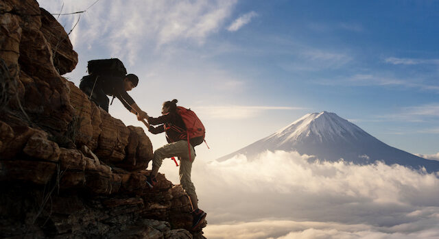 【体験談あり】富士山登山が家族でできるのは何歳から？持ち物や服装を解説