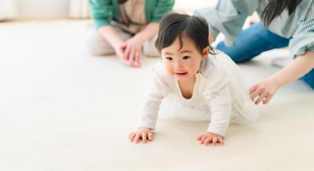 【産後の来客】友達が会いに来るのはいつから？上手な対応と体験談も紹介！