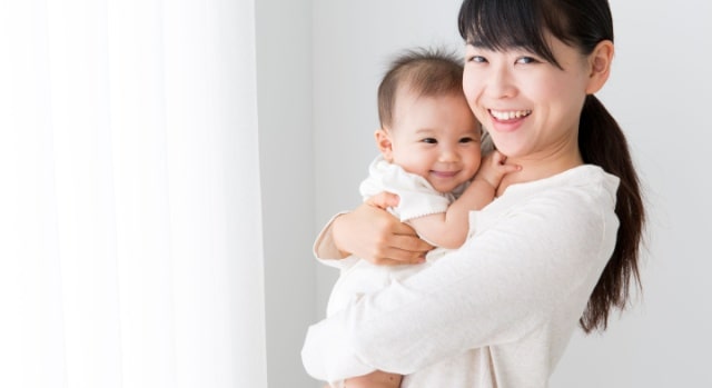 産後に友達の結婚式に招かれたら？出席できない時のマナーと体験談