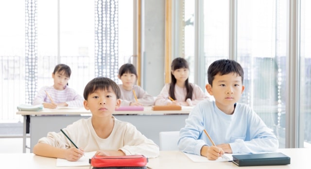 【中学受験】塾はいつから通う？受験するメリットと勉強の流れを解説