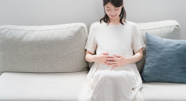 【妊娠初期】口の中が変な味がするのはなぜ？味覚が変わる原因と対策法